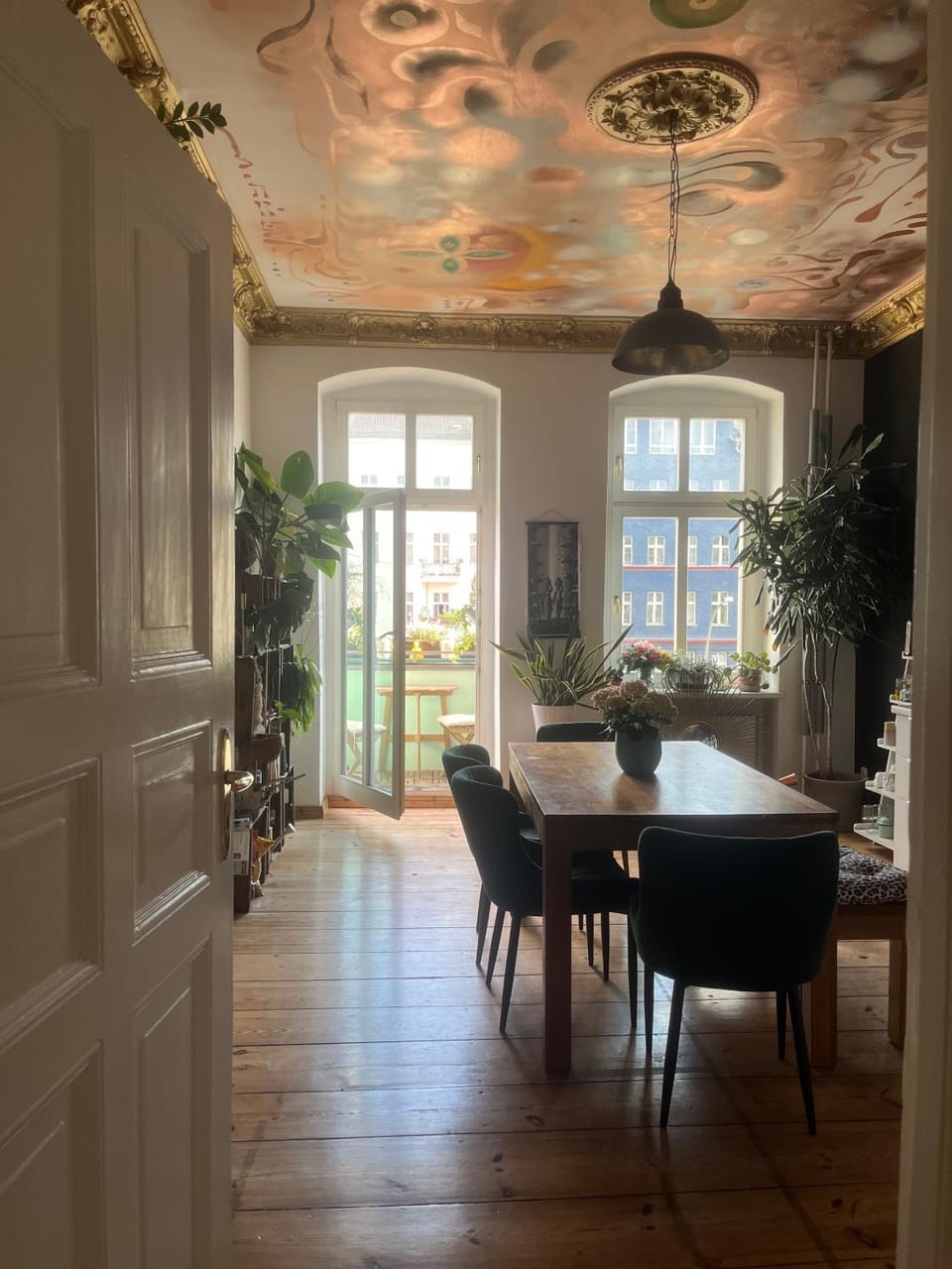 Seating area, Dining area