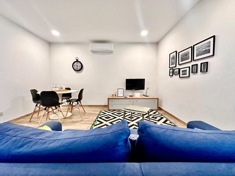 Charming retreat off the sea front Apartment in Sliema