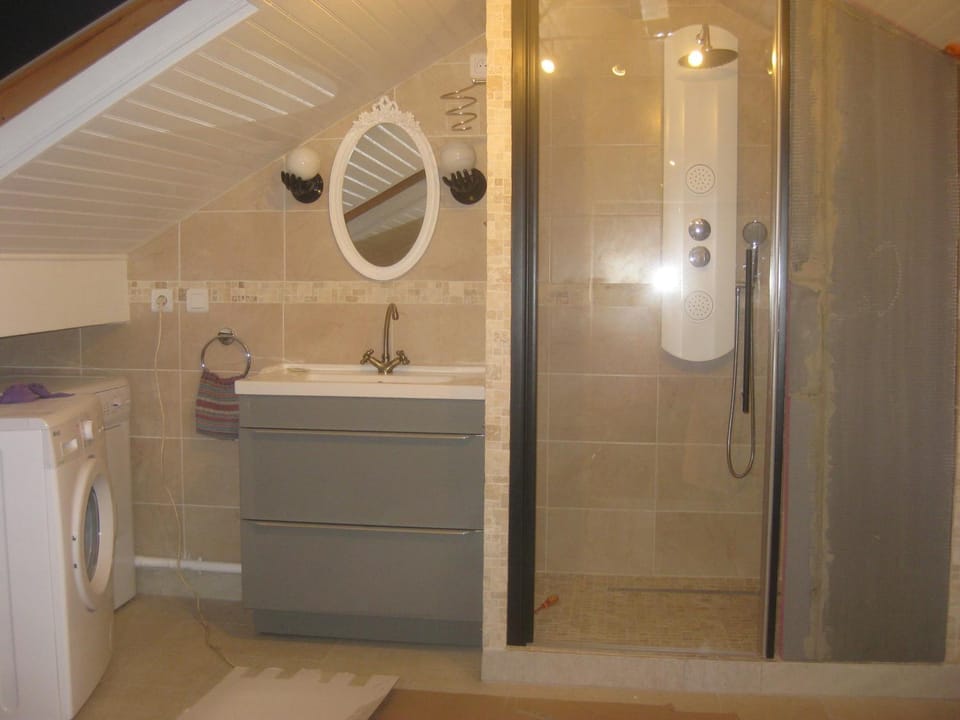 Shower, Bathroom