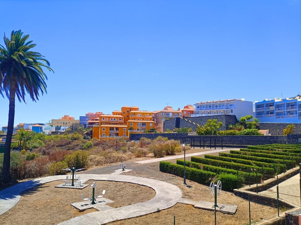 Day, Natural landscape, City view, Location