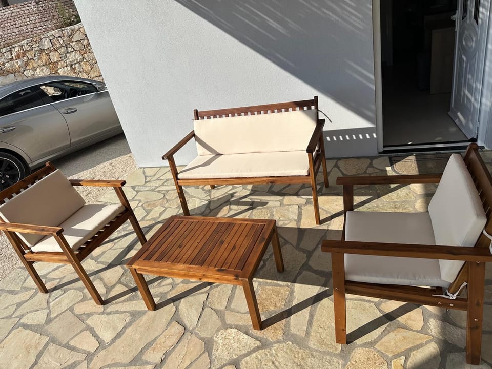 Patio, Day, Seating area