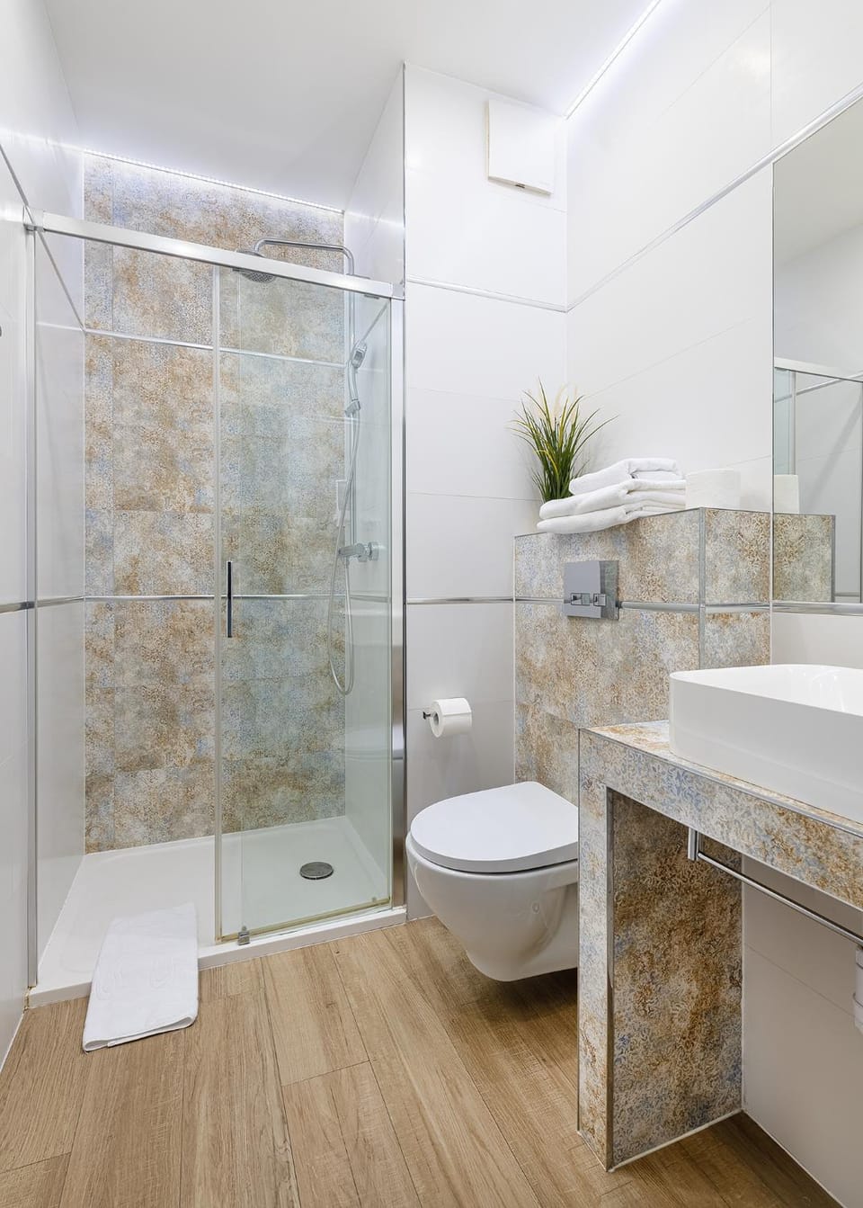 Shower, Toilet, Bathroom, towels