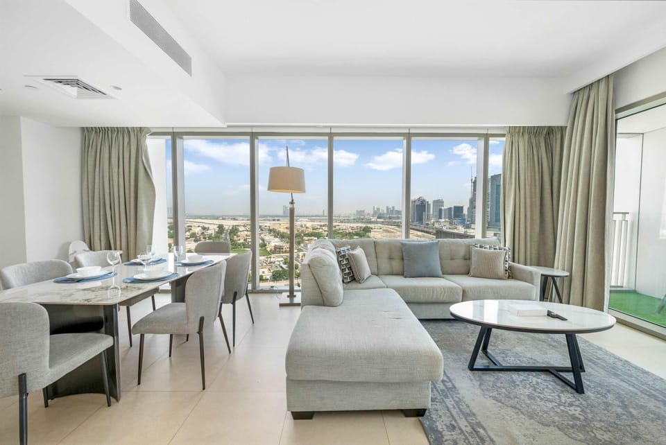 New Stunning 4 BR Burj Khalifa View Apartment in Dubai