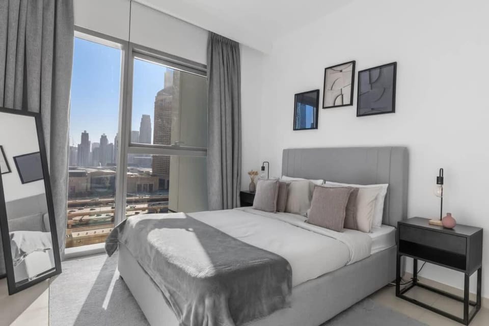 New Stunning 4 BR Burj Khalifa View Apartment in Dubai
