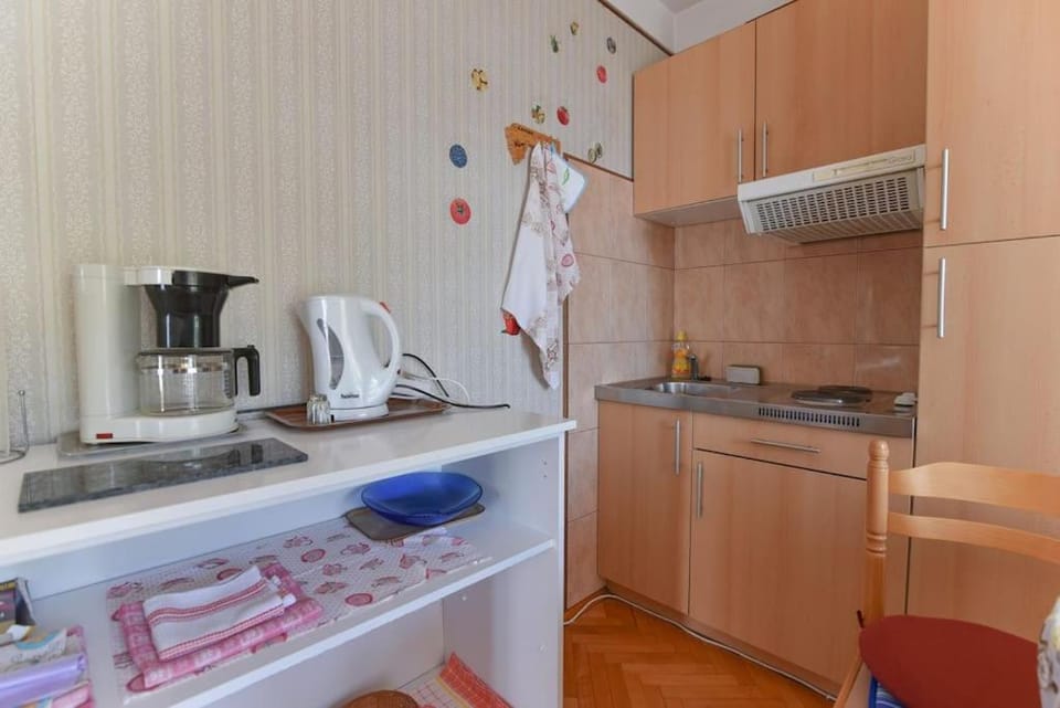 Coffee/tea facilities, Kitchen or kitchenette