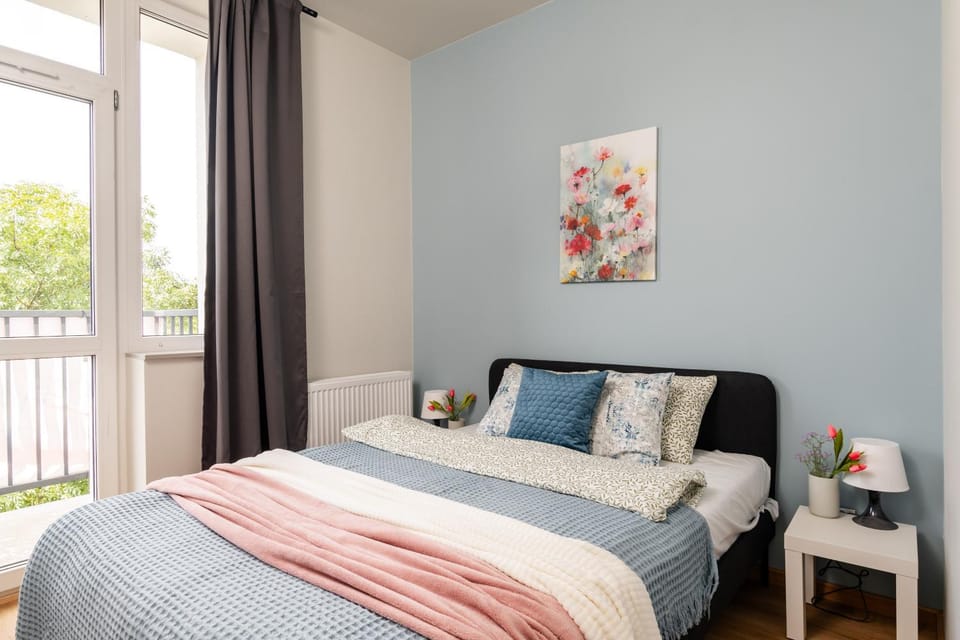 Bed, Balcony/Terrace, Balcony/Terrace, Seating area, Bedroom