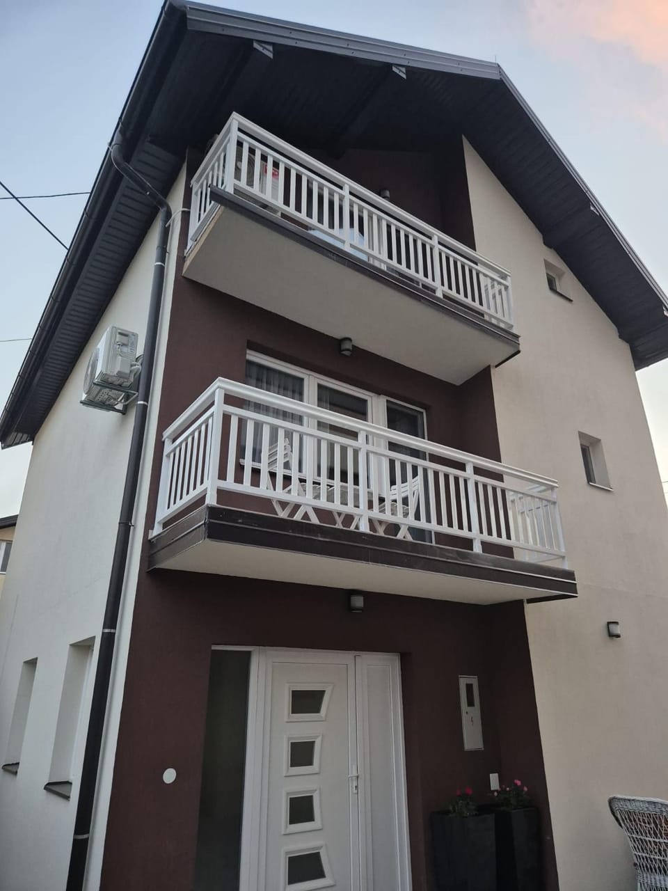 Property building, Balcony/Terrace, Internal: Not applicable to any particular room