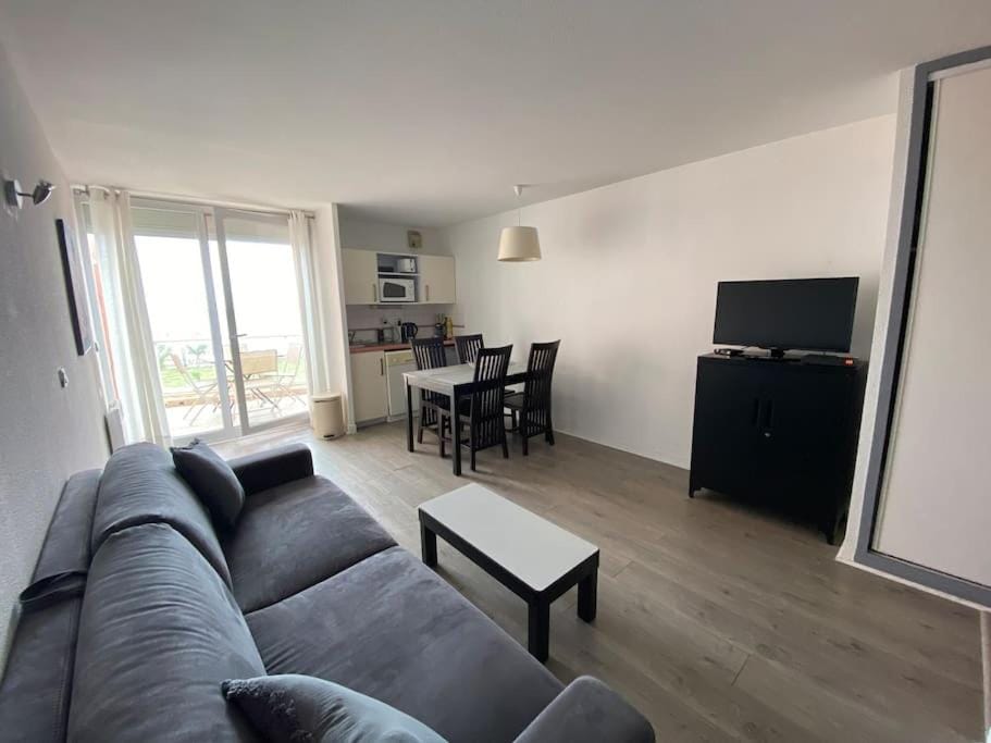 Cap corniche Sète front de mer parking wifi Apartment in Occitanie