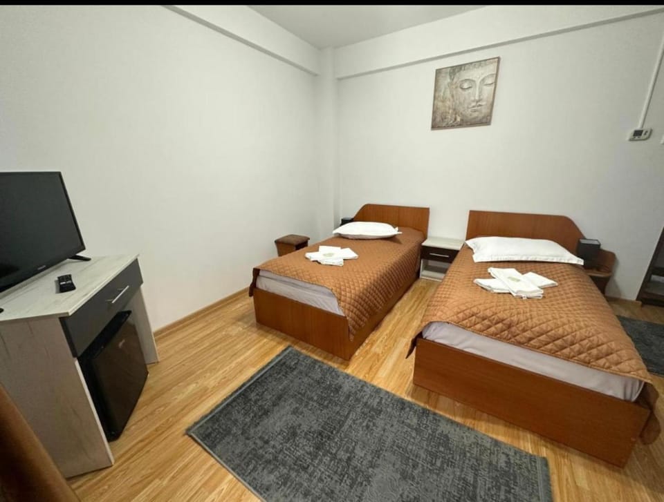 Casa Rustic Pitești 2 Bed and Breakfast in Romania