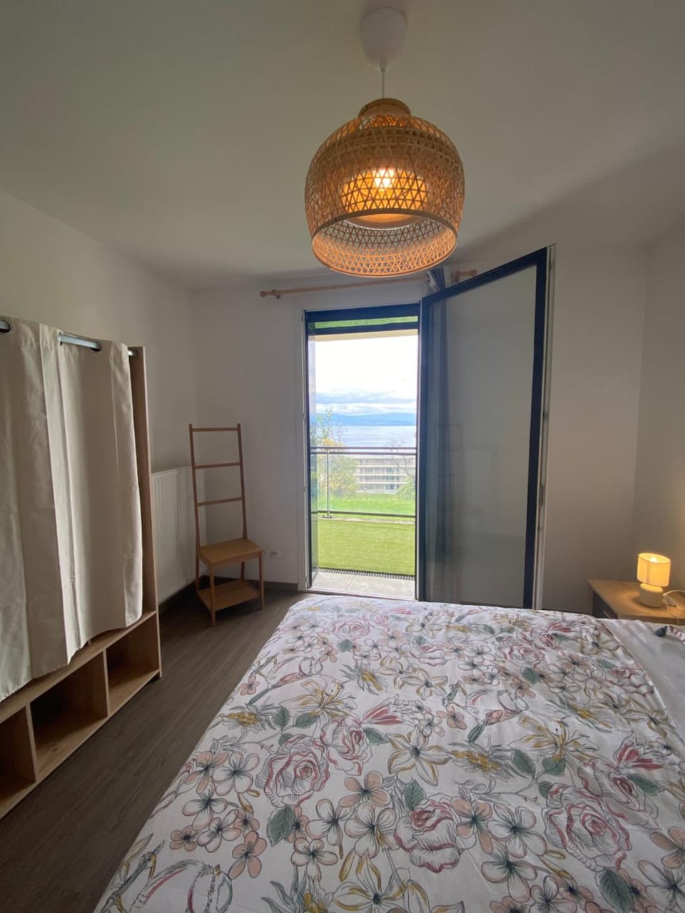 Appartement avec vue imprenable sur le Lac Leman Apartment in Évian-les-Bains