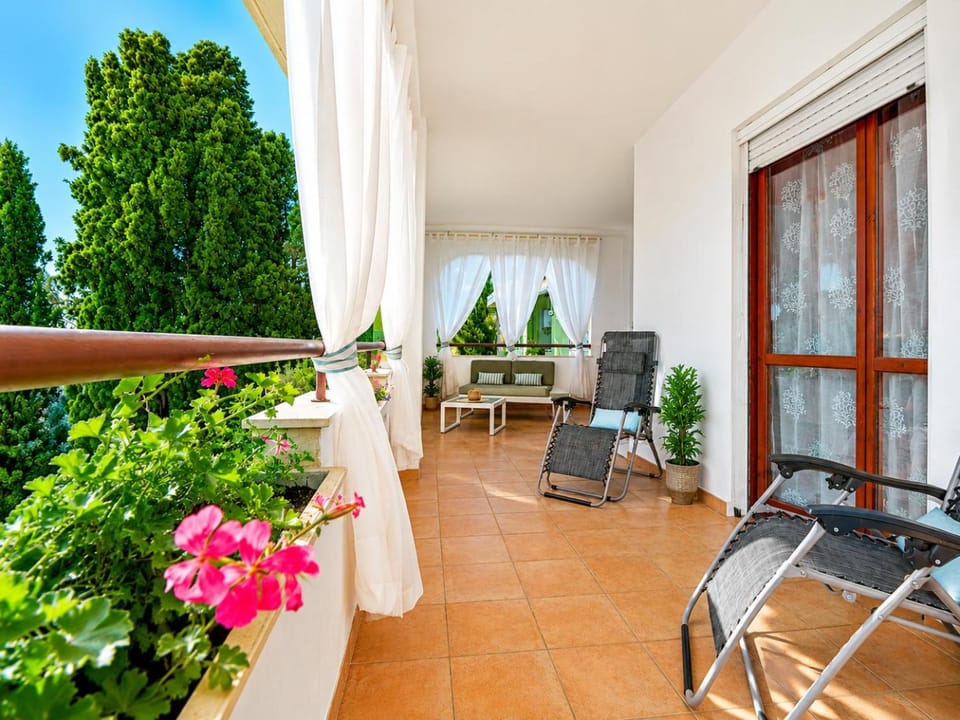 Spring, View (from property/room), Balcony/Terrace