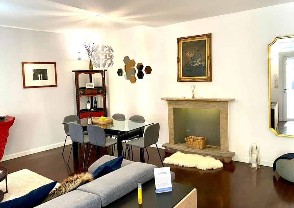 Duomo District, Milanese Tradition & Elegance Apartment in Milan