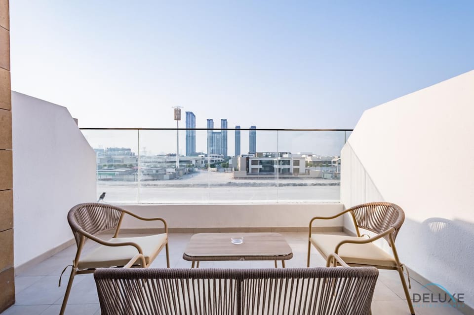 View (from property/room), Balcony/Terrace, Seating area