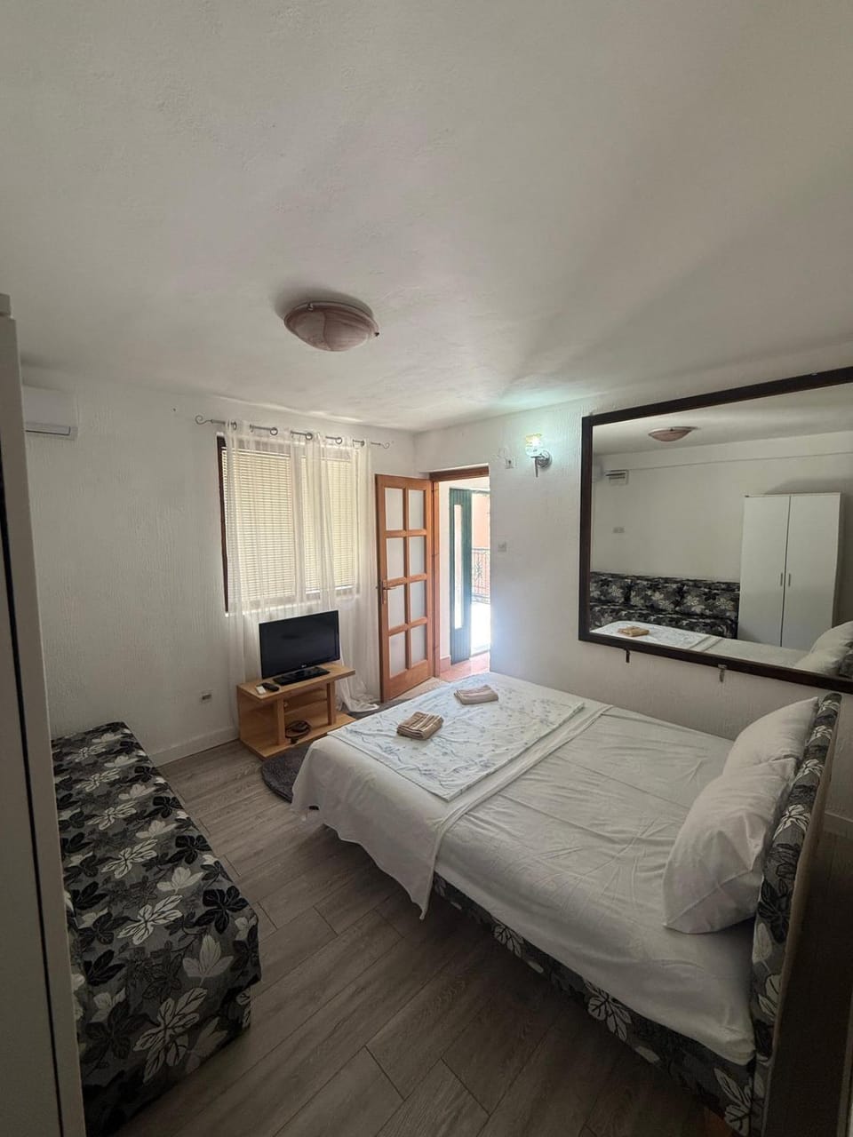 BAMBI apartmani, prva Djenovacka Apartment in Kotor Municipality