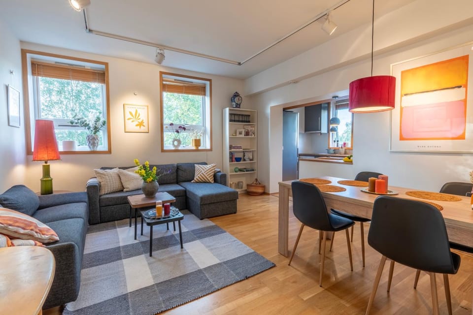 Living room, Dining area