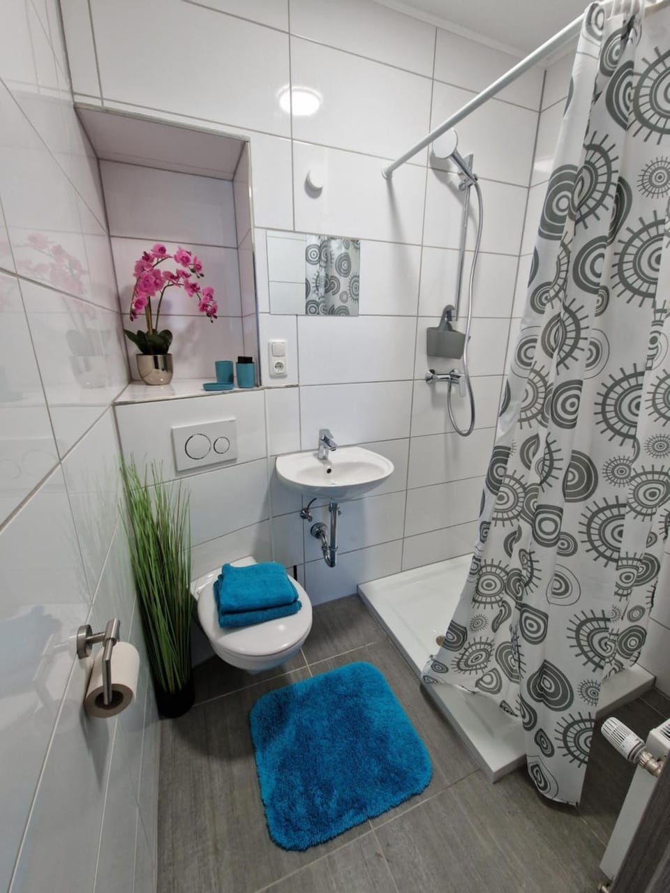 Ferienwohnung Monteurwohnung - 4 Zimmer, 2 Bäder bis zu 8 Personen Apartment in Ahrweiler