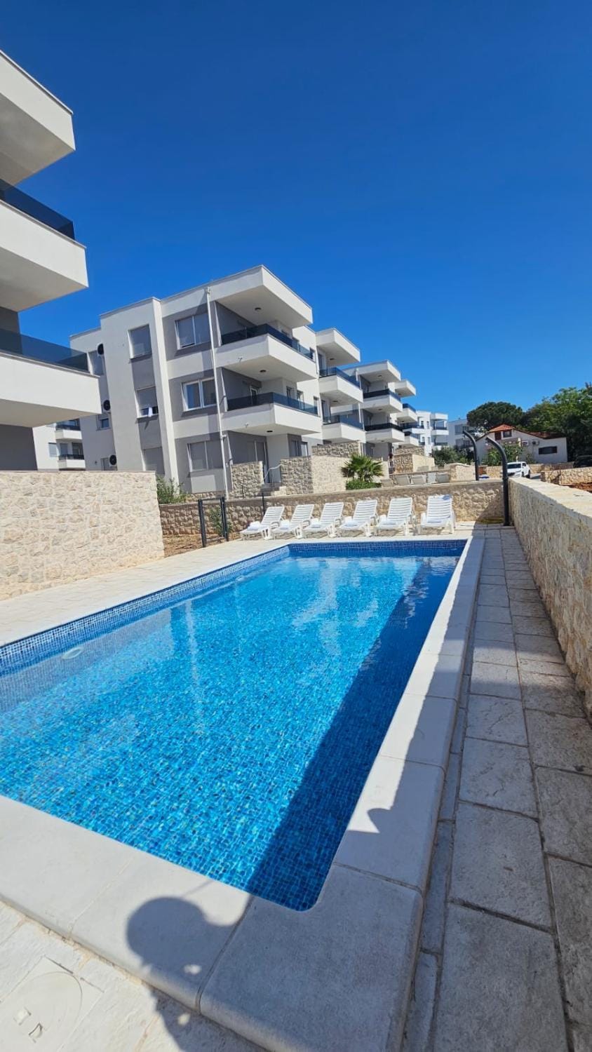 Property building, Swimming pool