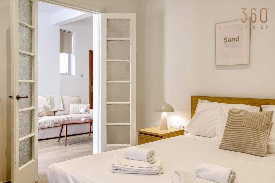 Bed, Photo of the whole room, Bedroom, towels, wardrobe