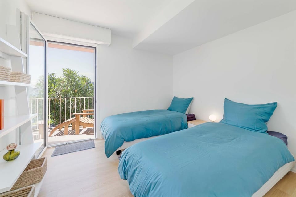 View (from property/room), Balcony/Terrace, Photo of the whole room, Bedroom