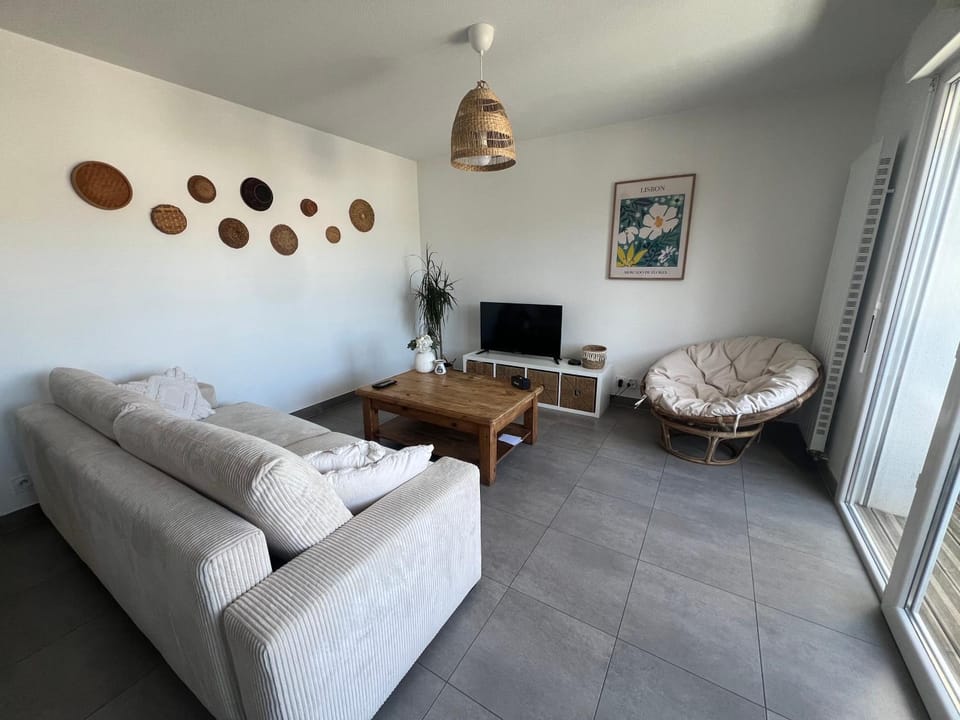 TV and multimedia, Seating area