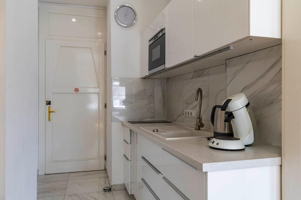Coffee/tea facilities, Kitchen or kitchenette