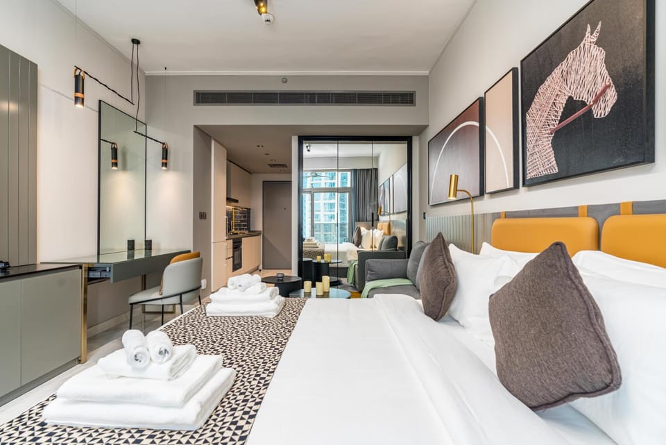 Bed, TV and multimedia, Living room, Photo of the whole room, Seating area, Bedroom, towels