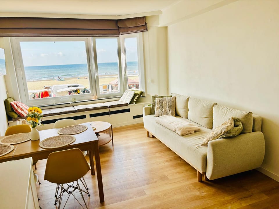 La brise et la mer- frontaal zeezicht! Apartment in Ostend