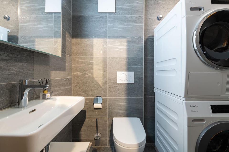 Shower, Toilet, Bathroom, washing machine, dryer