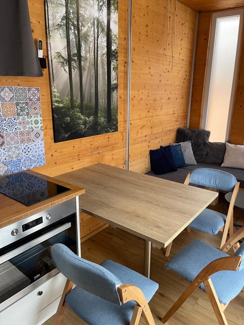 Living room, Seating area, Dining area