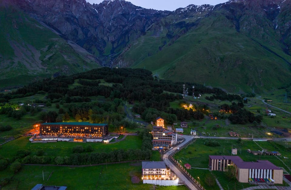 Nearby landmark, Neighbourhood, Bird's eye view, Mountain view