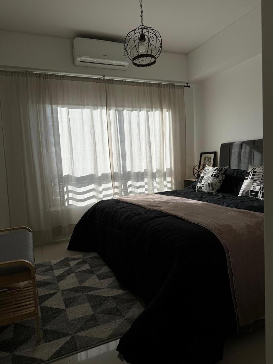 Bed, Bedroom, air conditioner