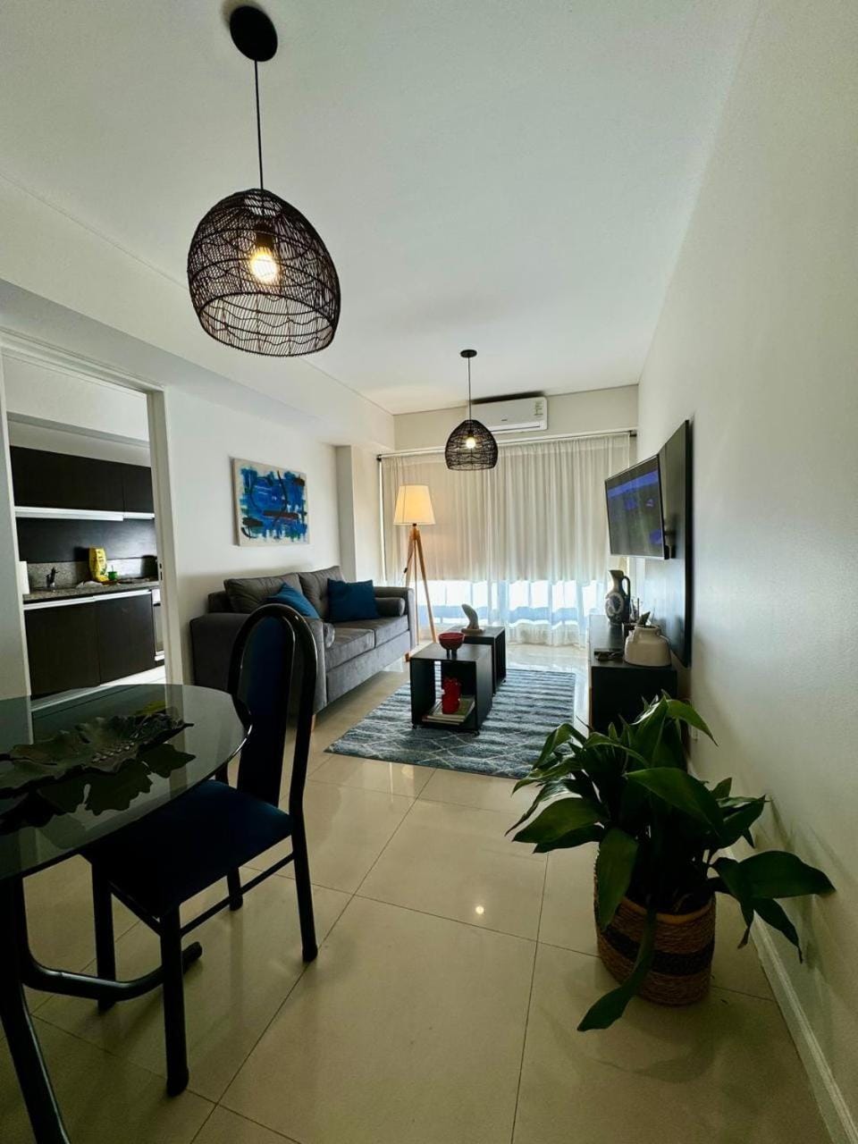 TV and multimedia, Kitchen or kitchenette, Living room, Photo of the whole room, Dining area