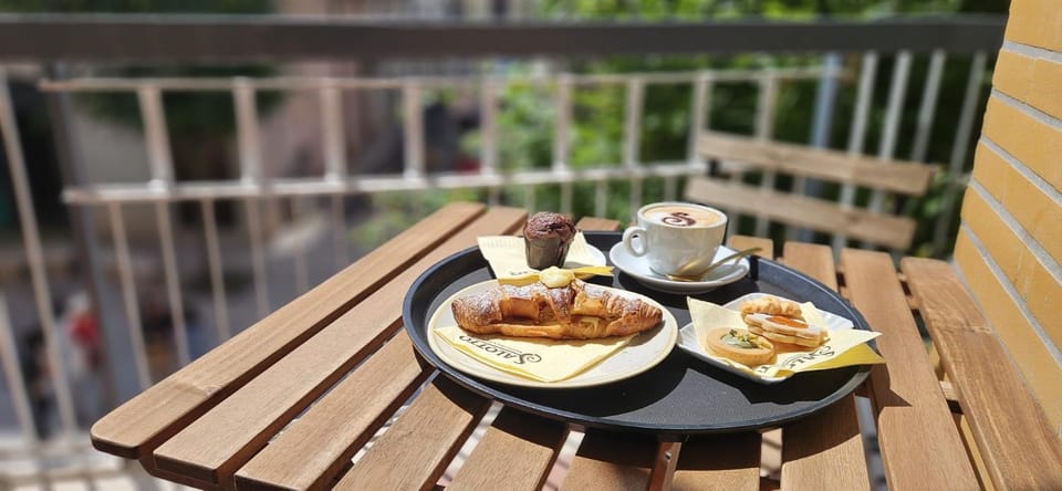 Coffee/tea facilities, Food and drinks