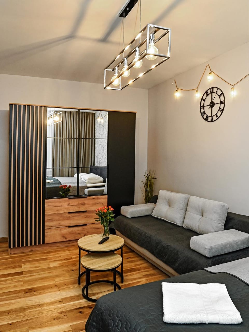 Living room, Photo of the whole room, Seating area, internet
