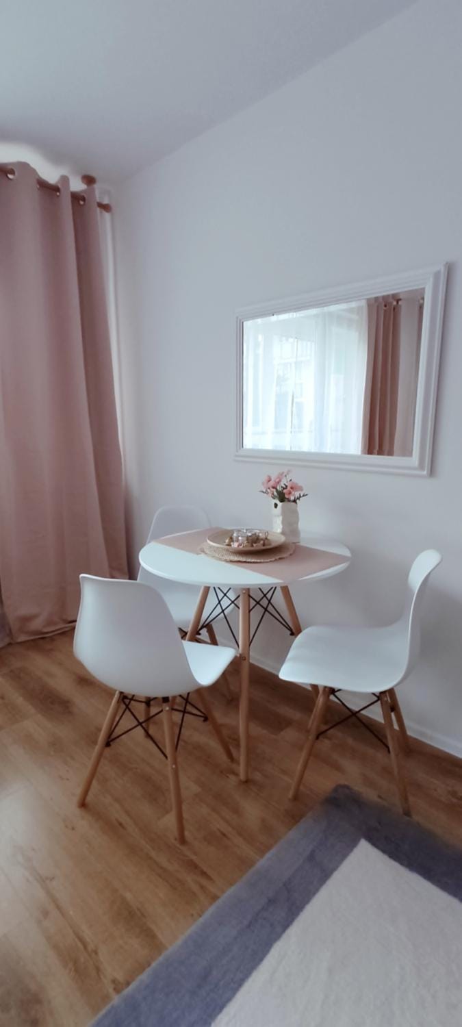 Living room, Photo of the whole room, Seating area, Dining area