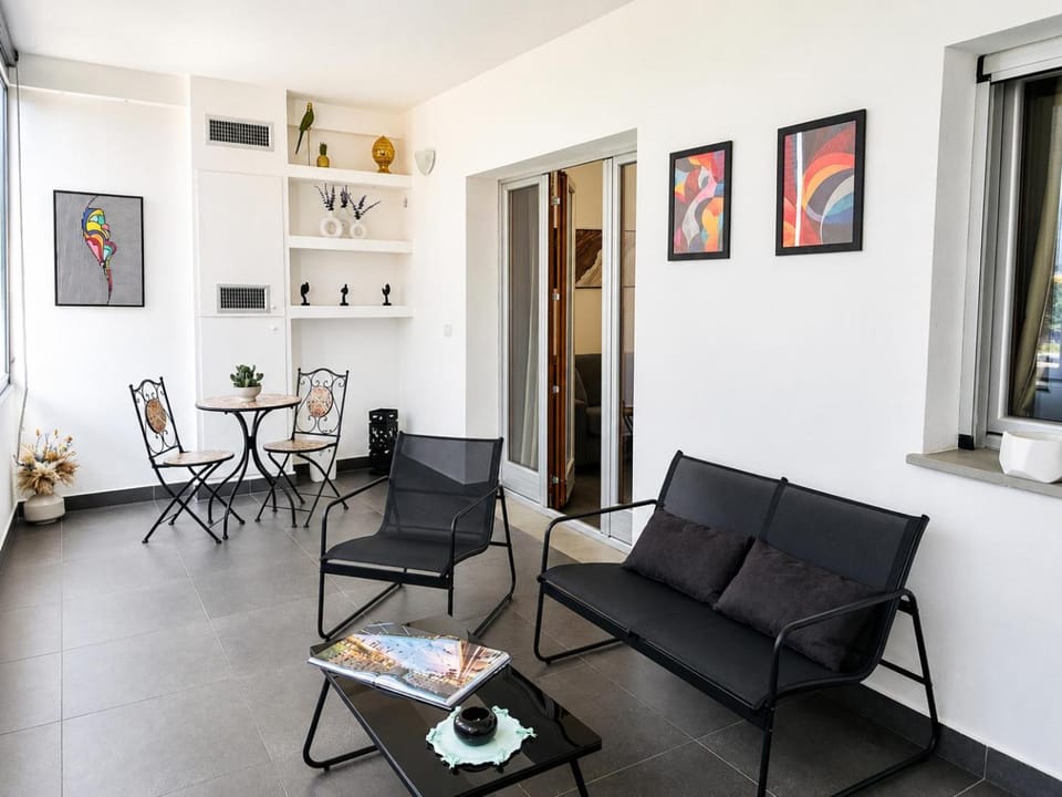Balcony/Terrace, Seating area, furniture