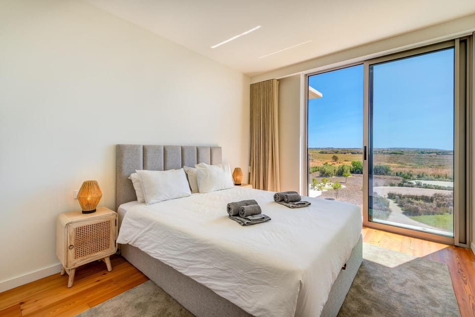 Bed, Natural landscape, Photo of the whole room, Bedroom, towels