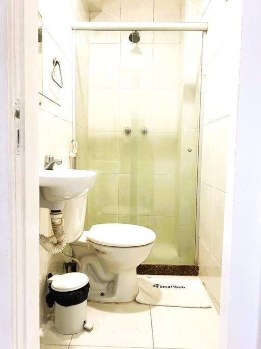 Apartamento na Orla de Copacabana Apartment in Rio de Janeiro