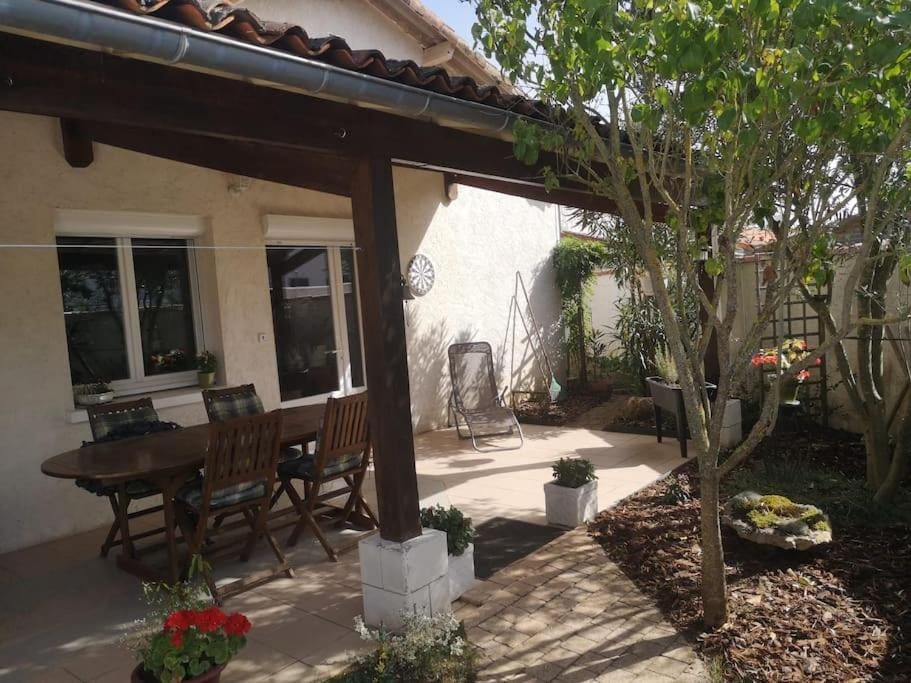 La Porte Bleue House in Centre-Val de Loire