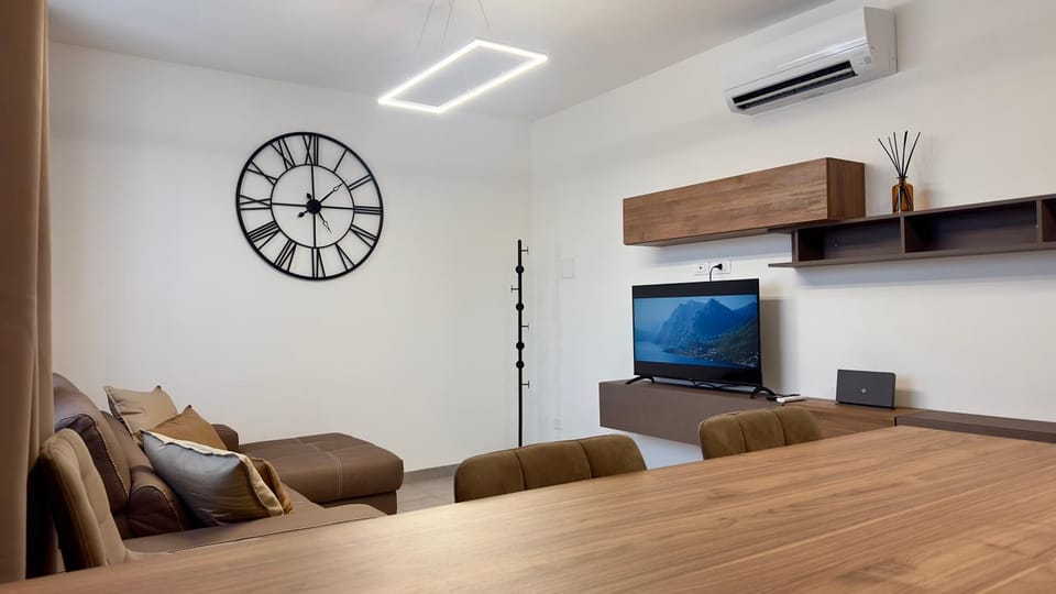 TV and multimedia, Living room, air conditioner