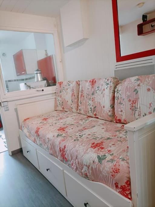 Studio fonctionnel au calme Apartment in Normandy