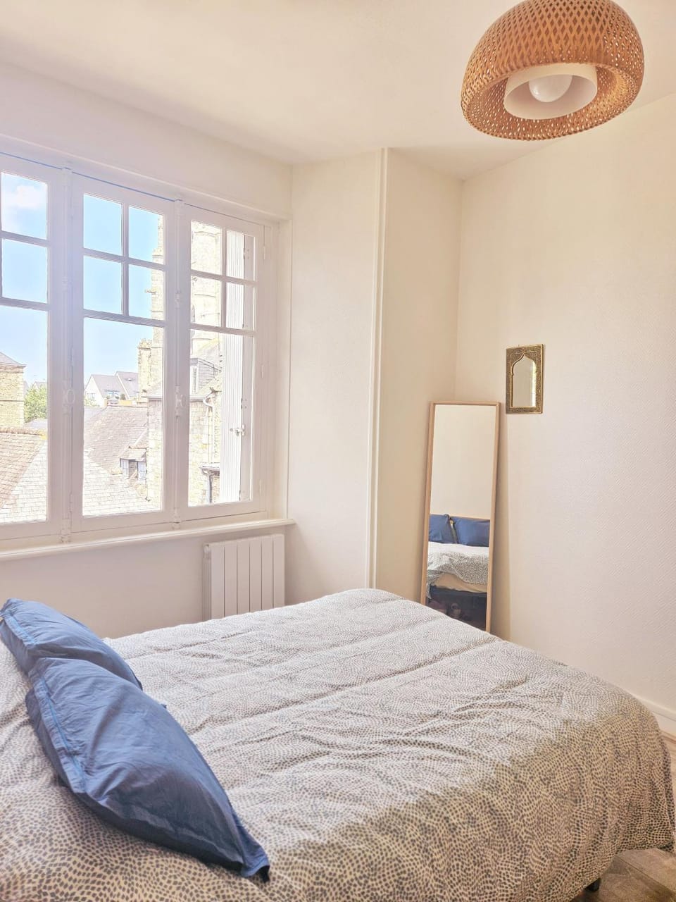 Vue sur les toits de Dinan Apartment in Brittany