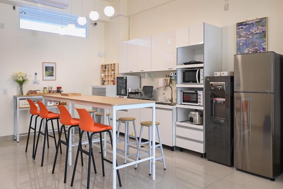 Restaurant/places to eat, Dining area
