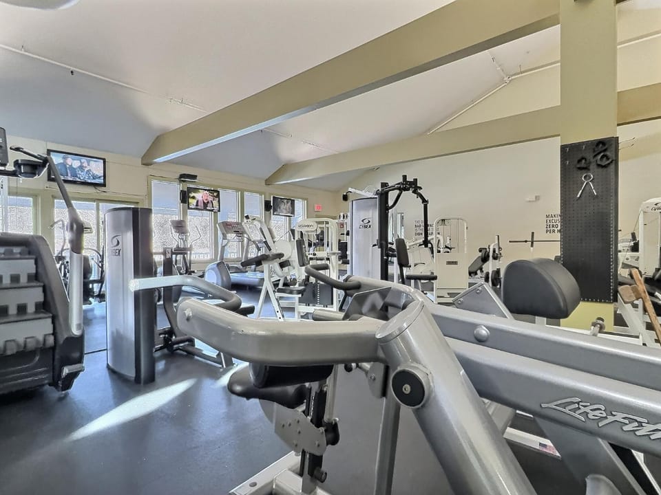 CubsCorner - Pool, Sauna, Gym, Close to Mountain! Apartment in Mendon