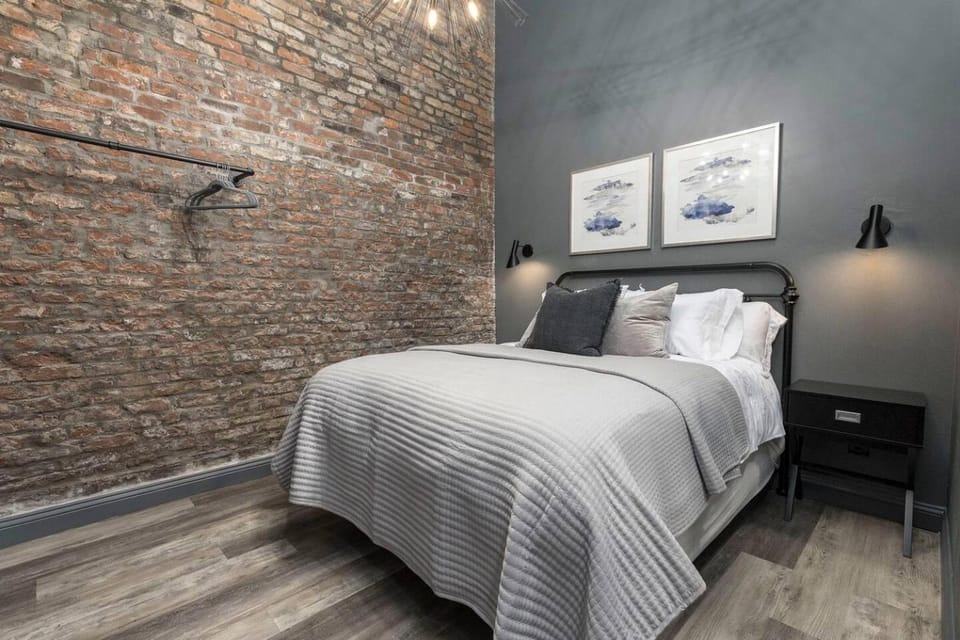 The Urban Bourbon. Sip and Savor Apartment in Jefferson County