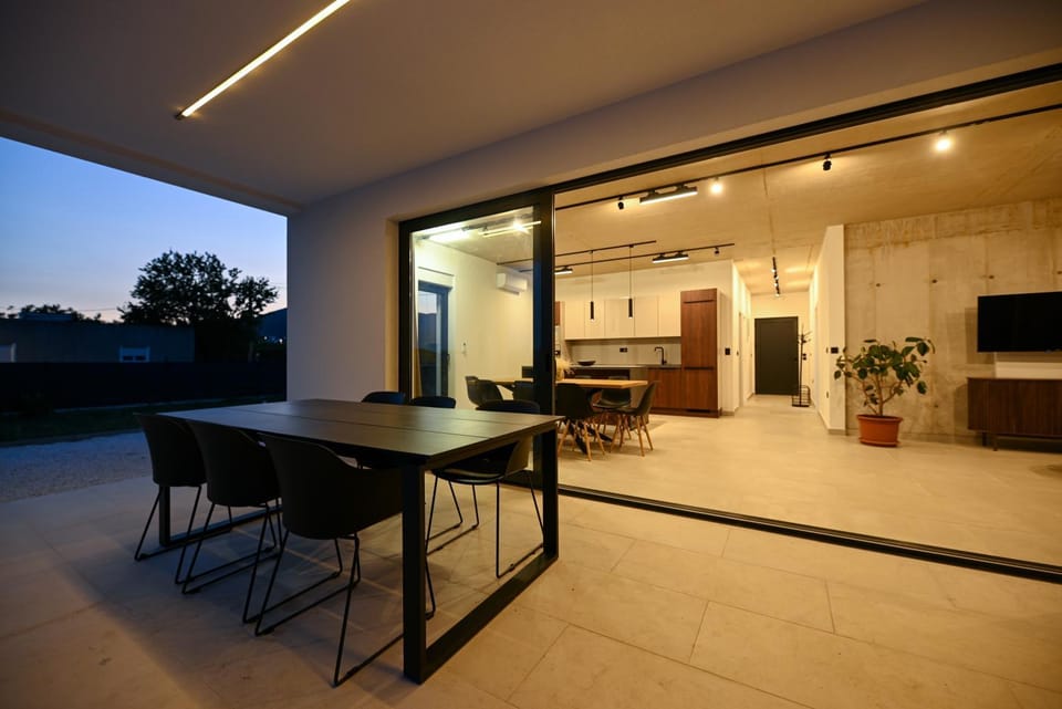 Patio, TV and multimedia, Balcony/Terrace, Seating area
