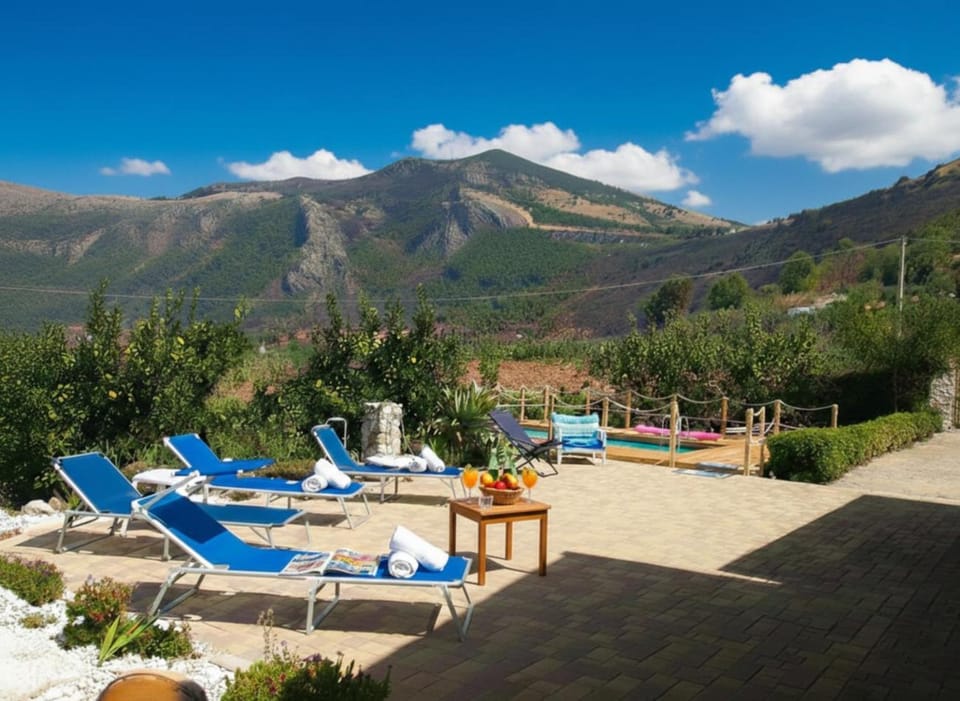 Day, Natural landscape, Mountain view, Pool view, Swimming pool, sunbed