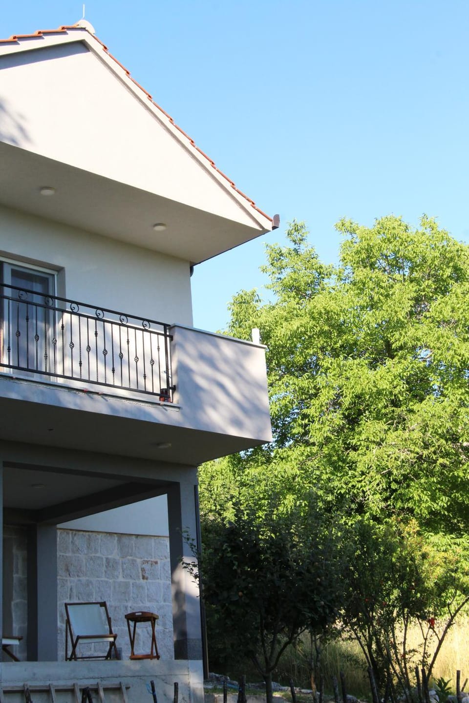 Property building, Garden, Balcony/Terrace