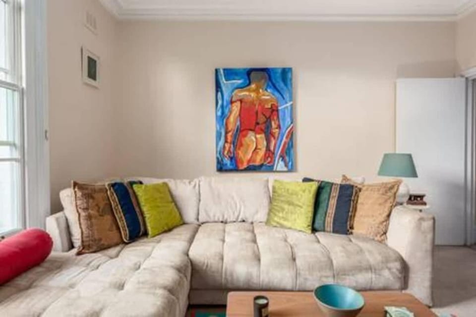 Lovely 2-bed flat next to Oval Cricket Ground Apartment in London