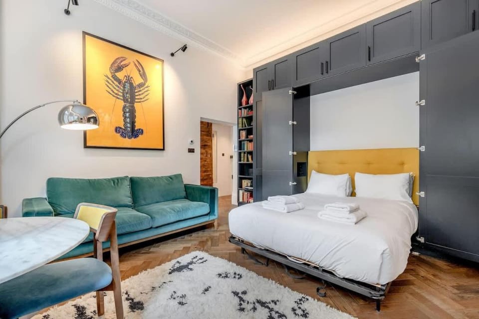 Modern spacious studio in Chelsea by Kings Road Apartment in City of Westminster